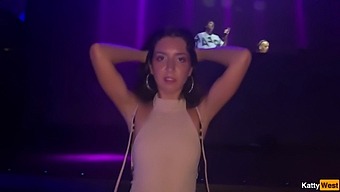 Young Woman Gets Anal And Oral Sex In Nightclub Bathroom